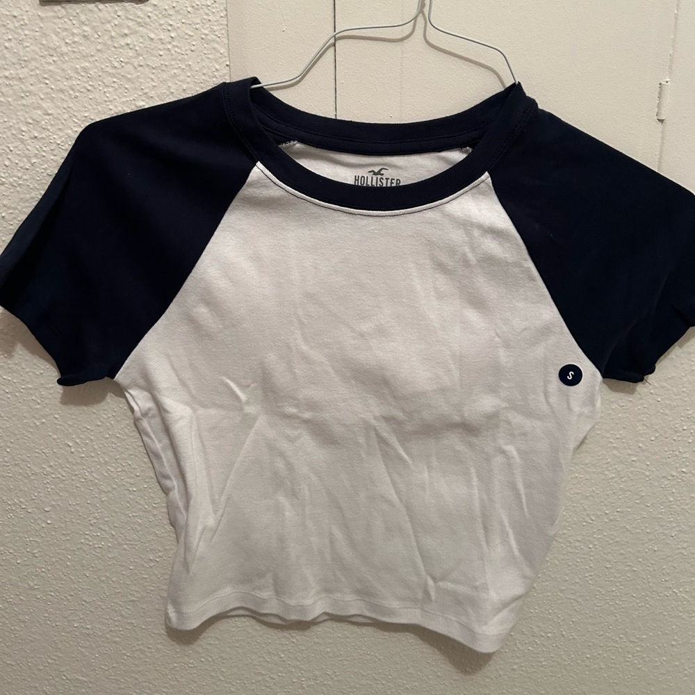 New Hollister navy and white crop top